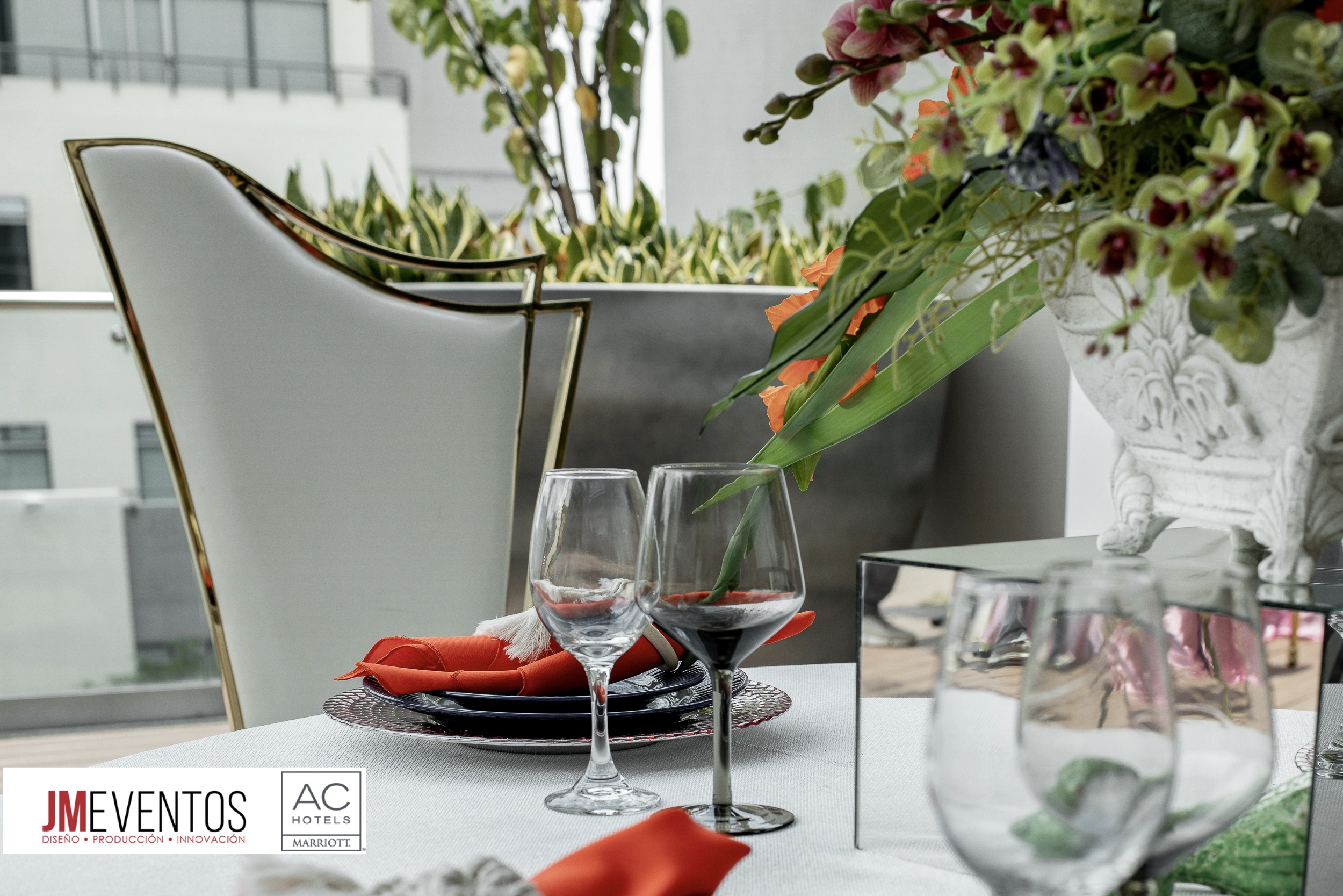 Equipo montando decoración - JM Eventos Costa Rica